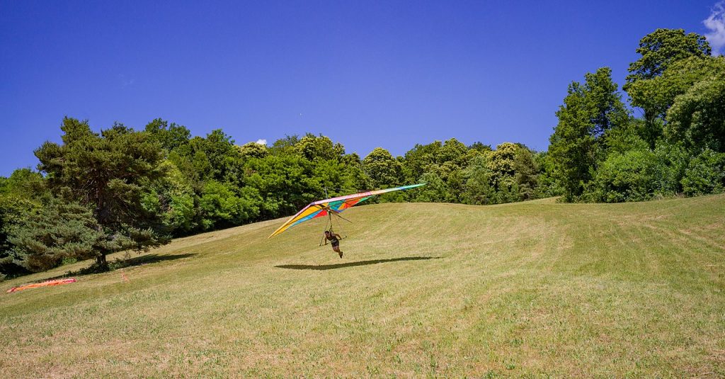 Without an Engine: Hang-Gliding in Italy